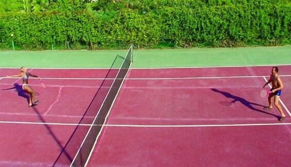Tennis court