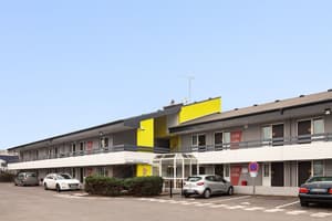 thumbnail: Front of property