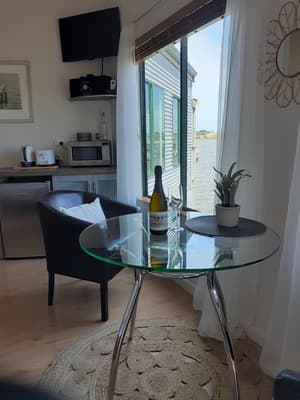 thumbnail: In-room dining