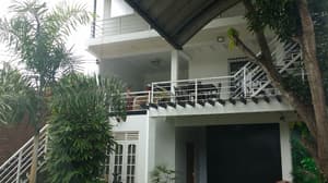 thumbnail: Front of property