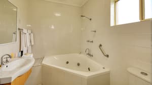 thumbnail: Jetted tub