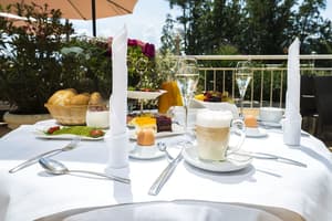 thumbnail: Breakfast area