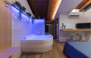 thumbnail: Jetted tub