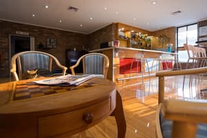 thumbnail: Bar (on property)