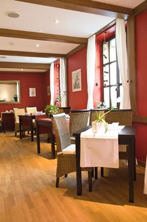 thumbnail: Restaurant
