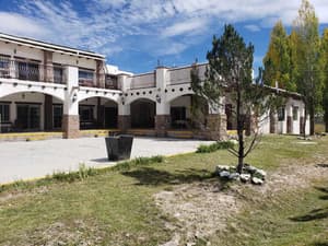 thumbnail: Exterior