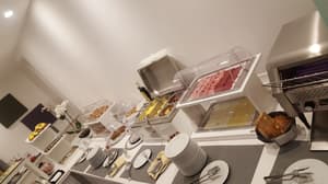 thumbnail: Breakfast area