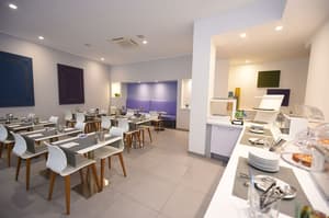 thumbnail: Breakfast area