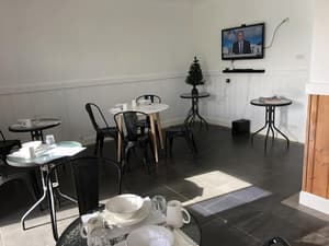thumbnail: Restaurant