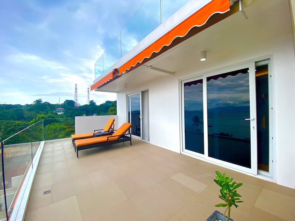 Beach/ocean view