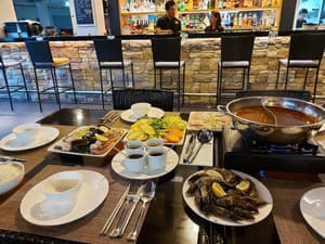 thumbnail: Outdoor dining