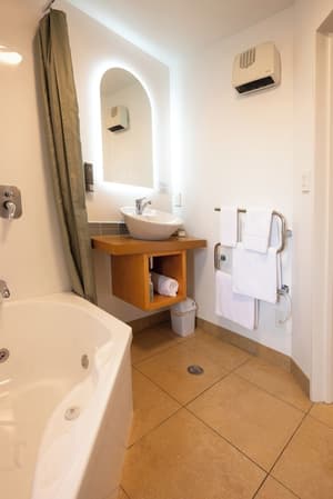 thumbnail: Bathroom