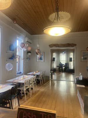thumbnail: Restaurant
