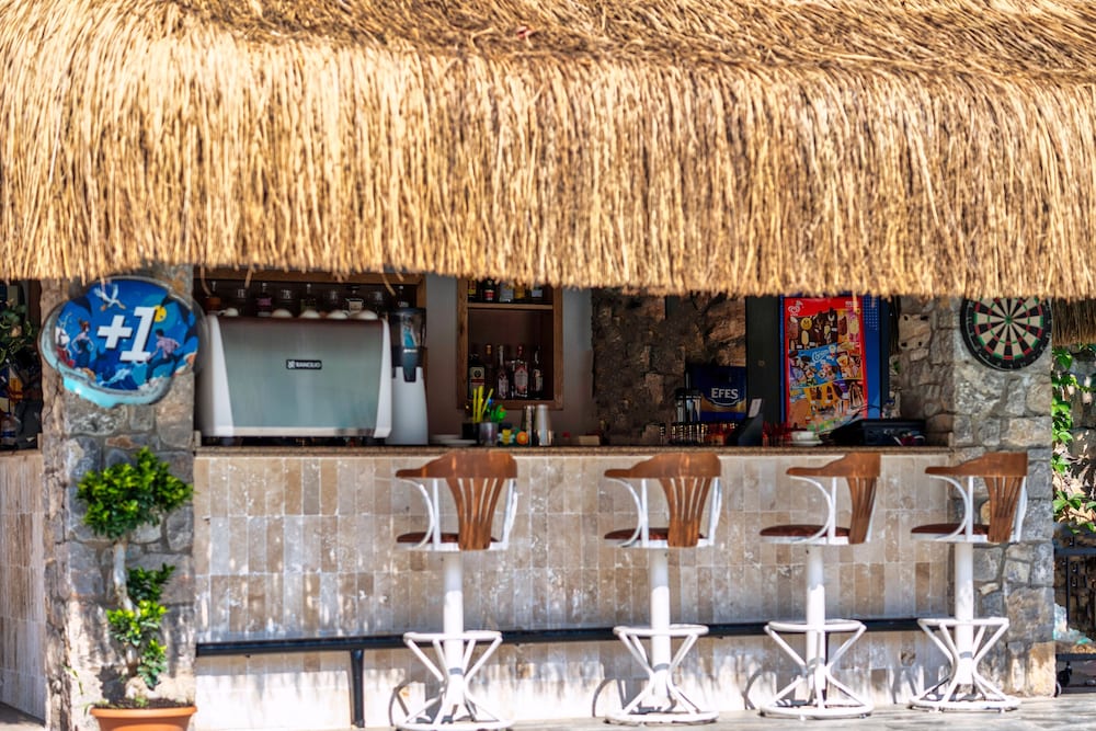 Poolside bar