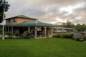 thumbnail: Front of property