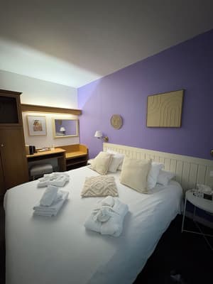 thumbnail: Room