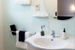 thumbnail: Bathroom