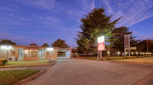 thumbnail: Front of property