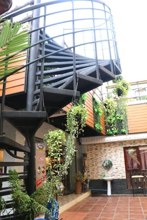 thumbnail: Bar (on property)
