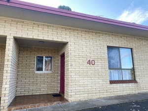 thumbnail: Front of property
