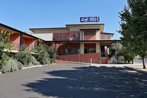 thumbnail: Front of property