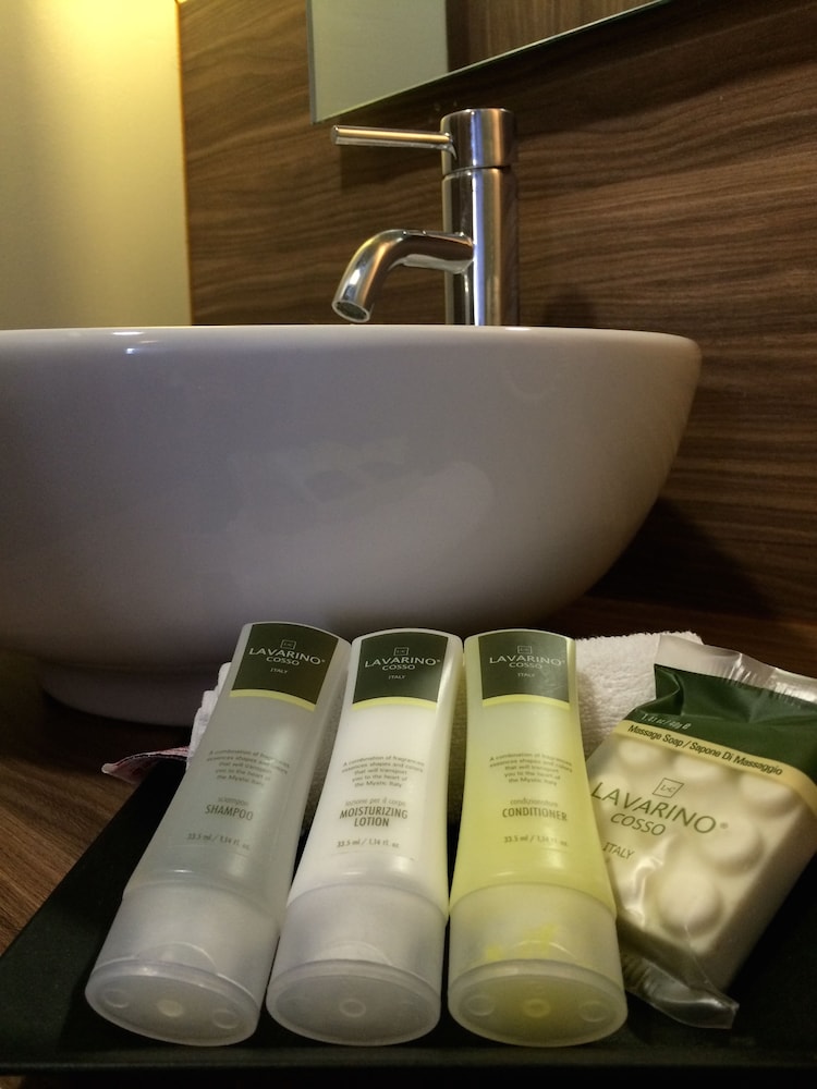 Bathroom amenities