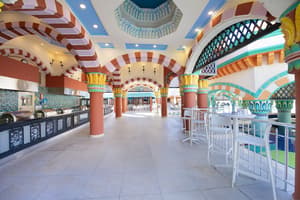 thumbnail: Poolside bar