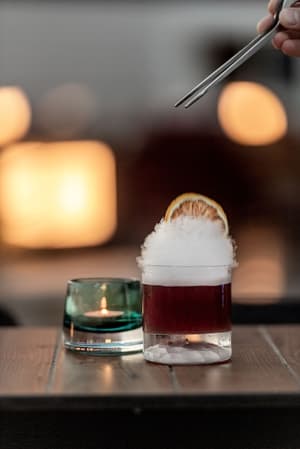 thumbnail: Bar (on property)