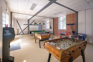 thumbnail: Game room