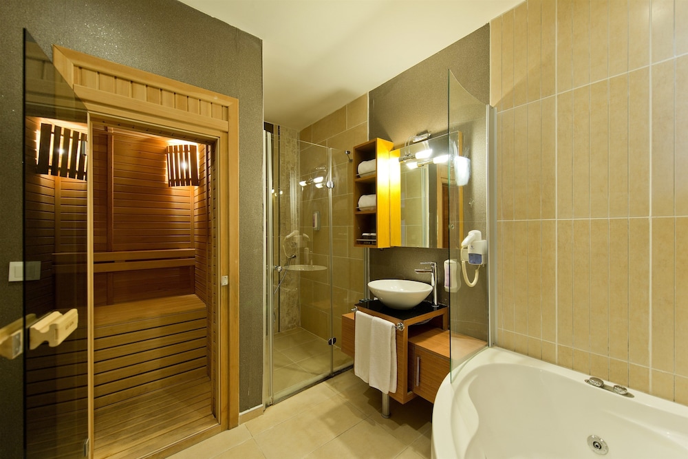 Jetted tub