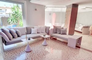 thumbnail: Lobby sitting area