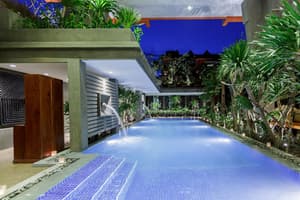 thumbnail: Outdoor pool