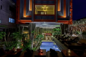 thumbnail: Outdoor pool