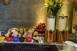 thumbnail: Breakfast buffet