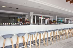 thumbnail: Bar (on property)