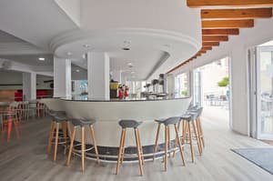 thumbnail: Bar (on property)