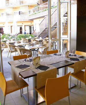 thumbnail: Restaurant