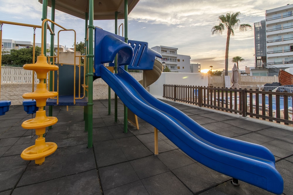 Children's play area - outdoor