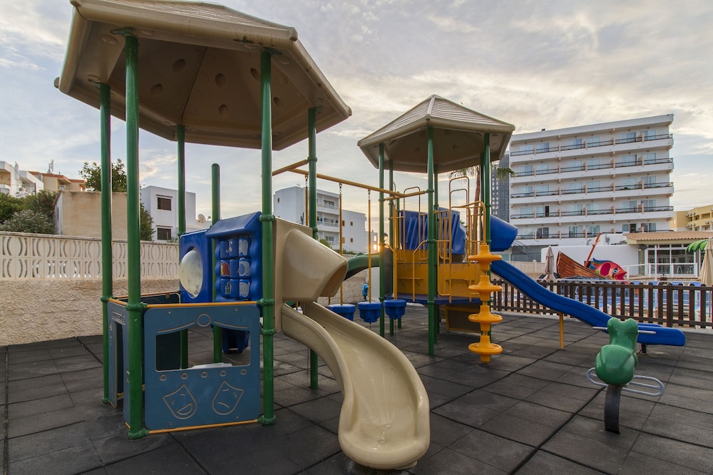 Children's play area - outdoor
