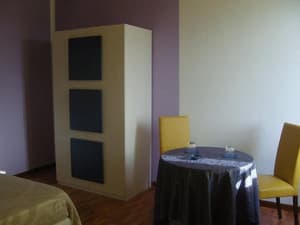 thumbnail: In-room dining