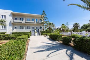thumbnail: Front of property