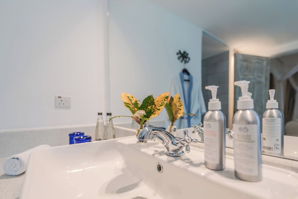 Bathroom amenities