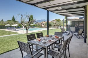 thumbnail: Terrace/patio