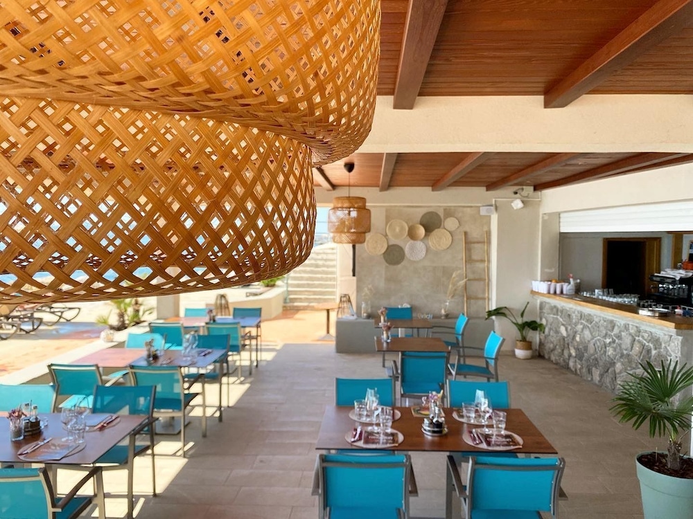 Beach bar