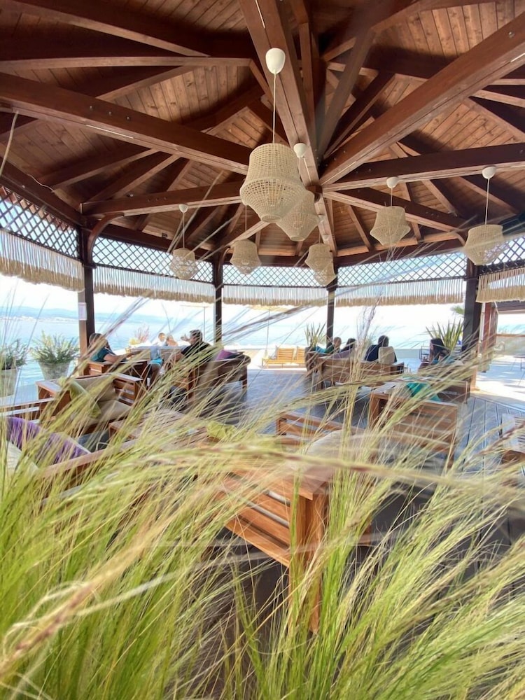Beach bar