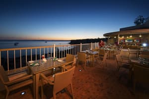 thumbnail: Outdoor dining