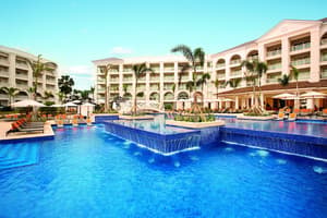thumbnail: Outdoor pool