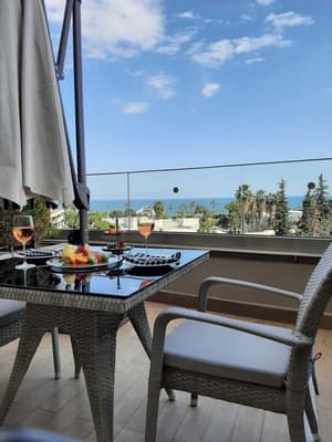 thumbnail: Front of property