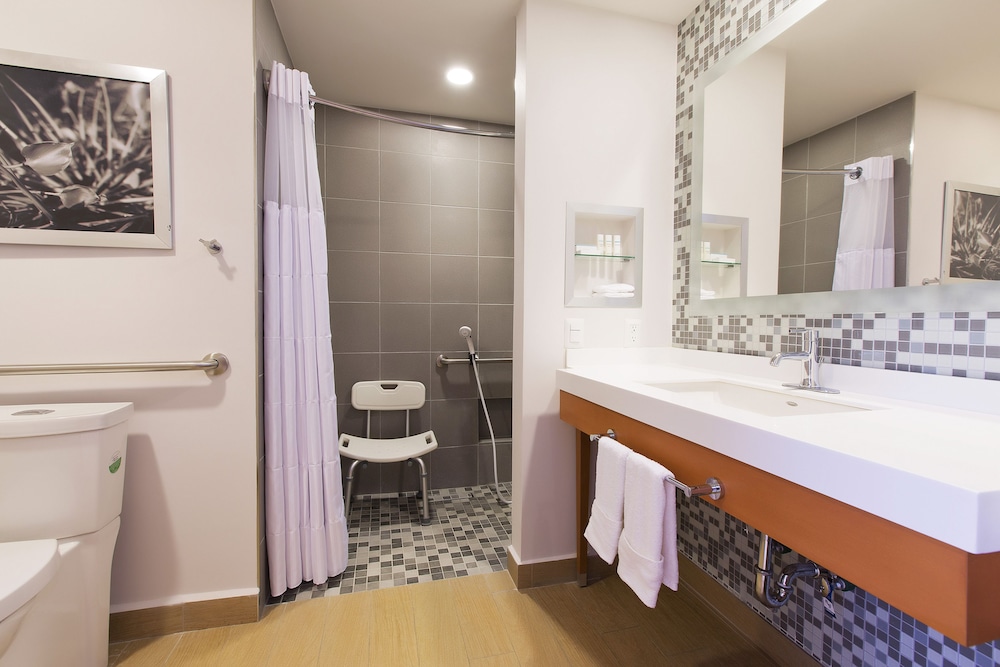 Bathroom shower