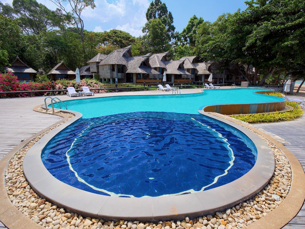 Infinity pool